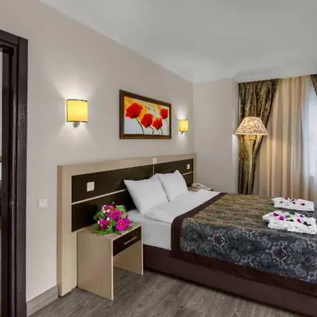 Crystal Aura & Resort Kemer