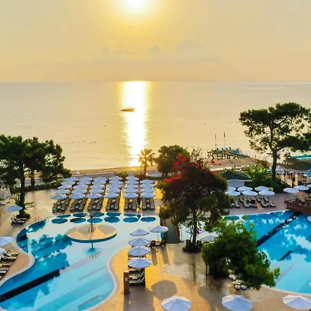 Crystal Aura & Resort 5*